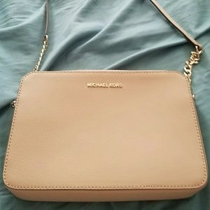 Michael kors crossbody bag